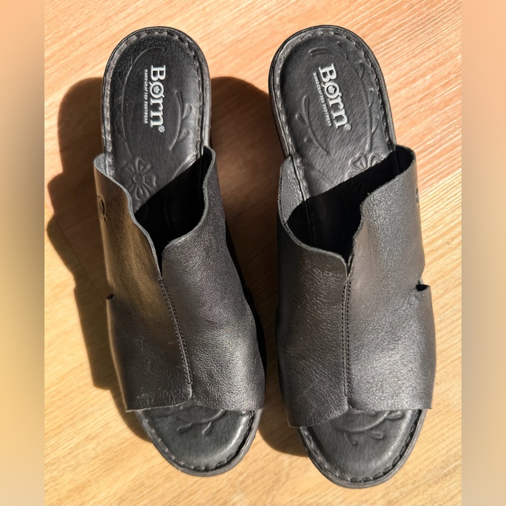 Born women’s black leather wedge slides size 10M - Picture 2 of 6